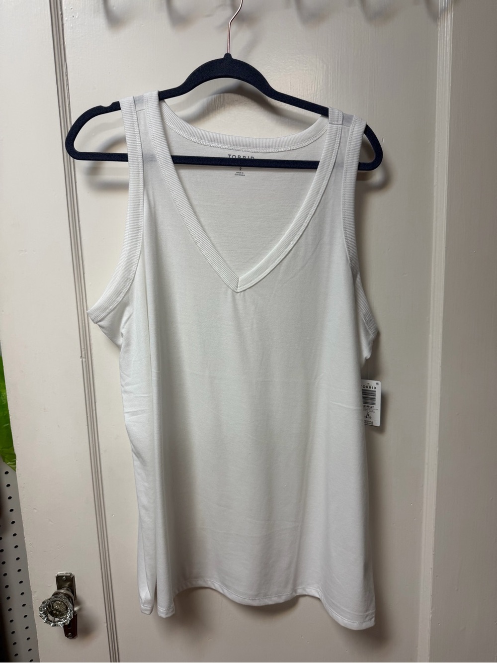Torrid V-Neck Sleeveless Top in White